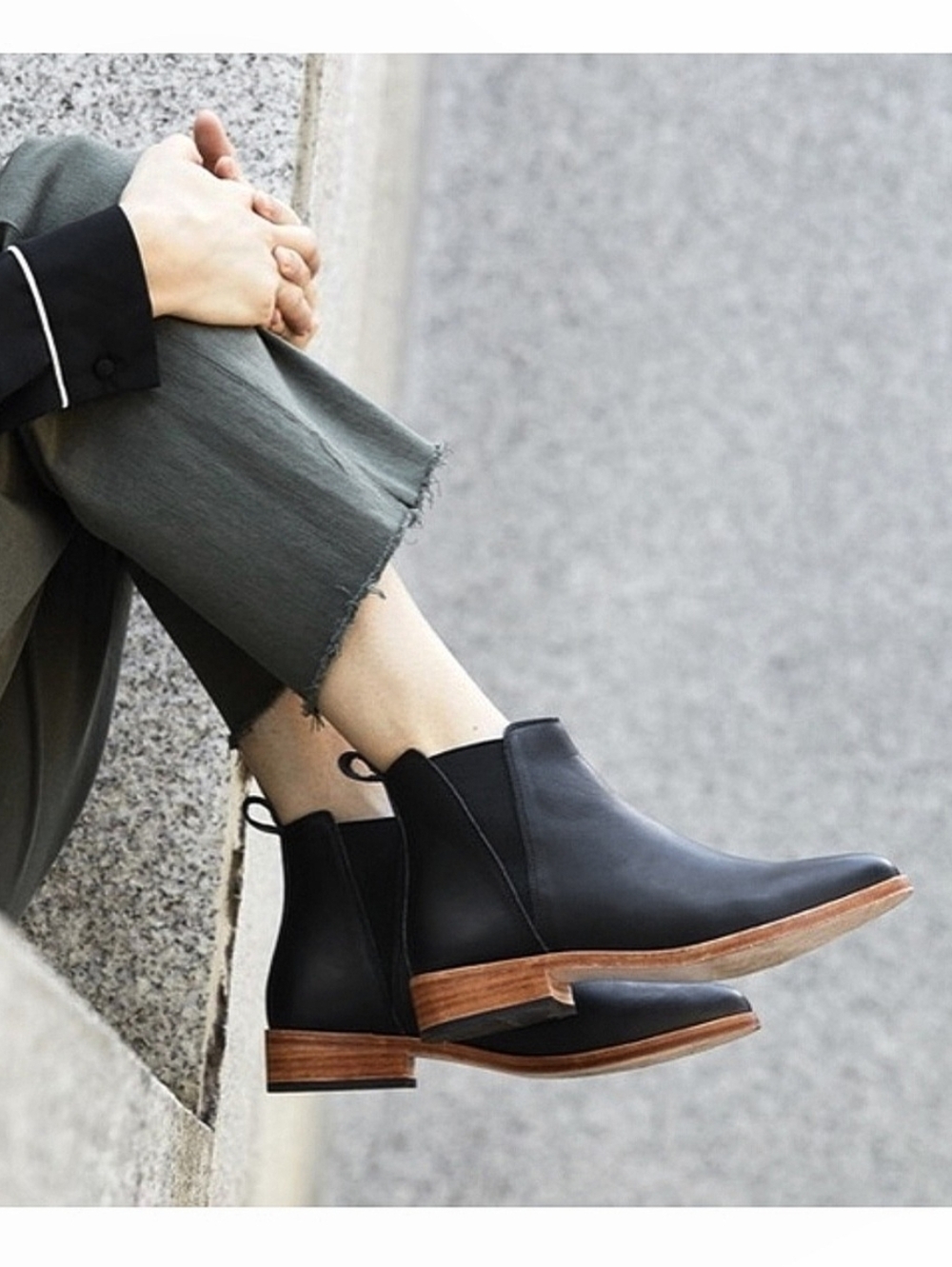 NISOLO Chelsea Ankle Boots US 9 Black Leather Booties
